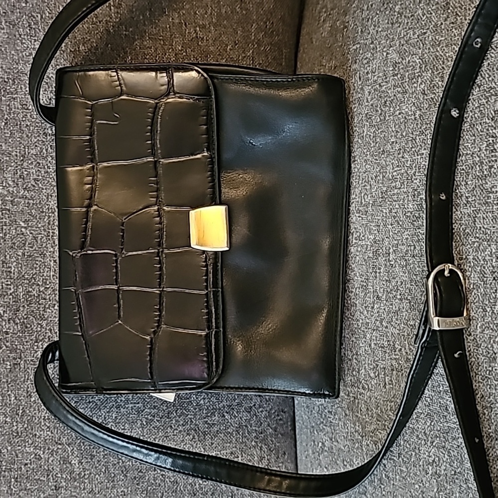 WORTHINGTON Vintage Wallet On A Bag Crossbody Black